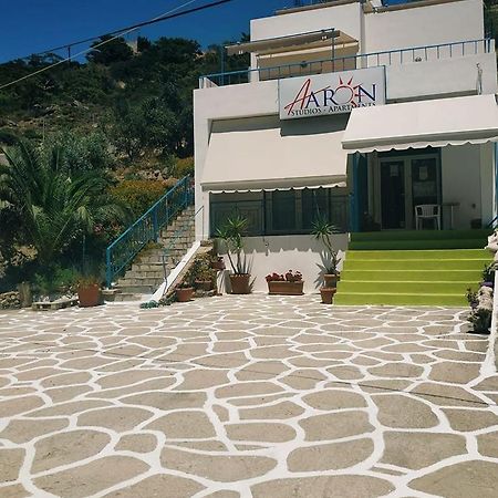 אגיה פוטיה Aaron Studios Apartments מראה חיצוני תמונה