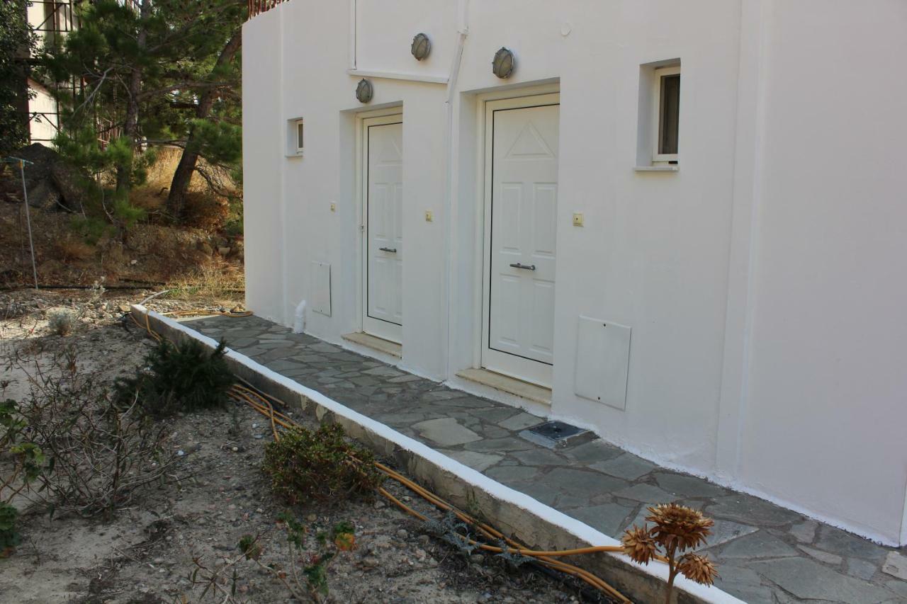 אגיה פוטיה Aaron Studios Apartments מראה חיצוני תמונה