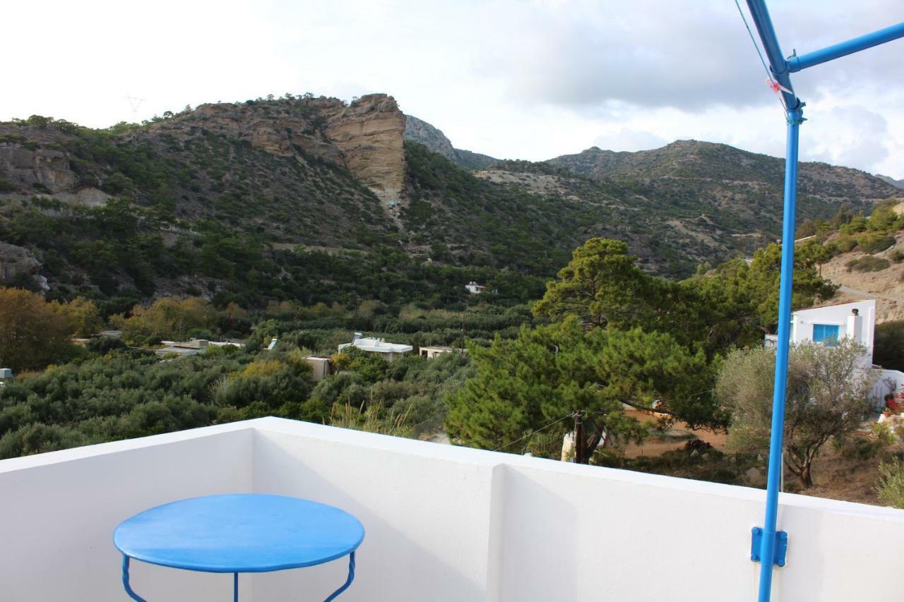 אגיה פוטיה Aaron Studios Apartments מראה חיצוני תמונה