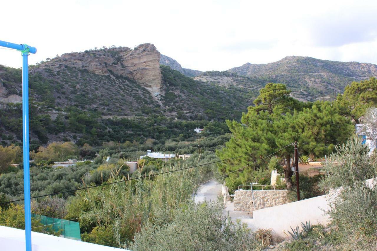 אגיה פוטיה Aaron Studios Apartments מראה חיצוני תמונה