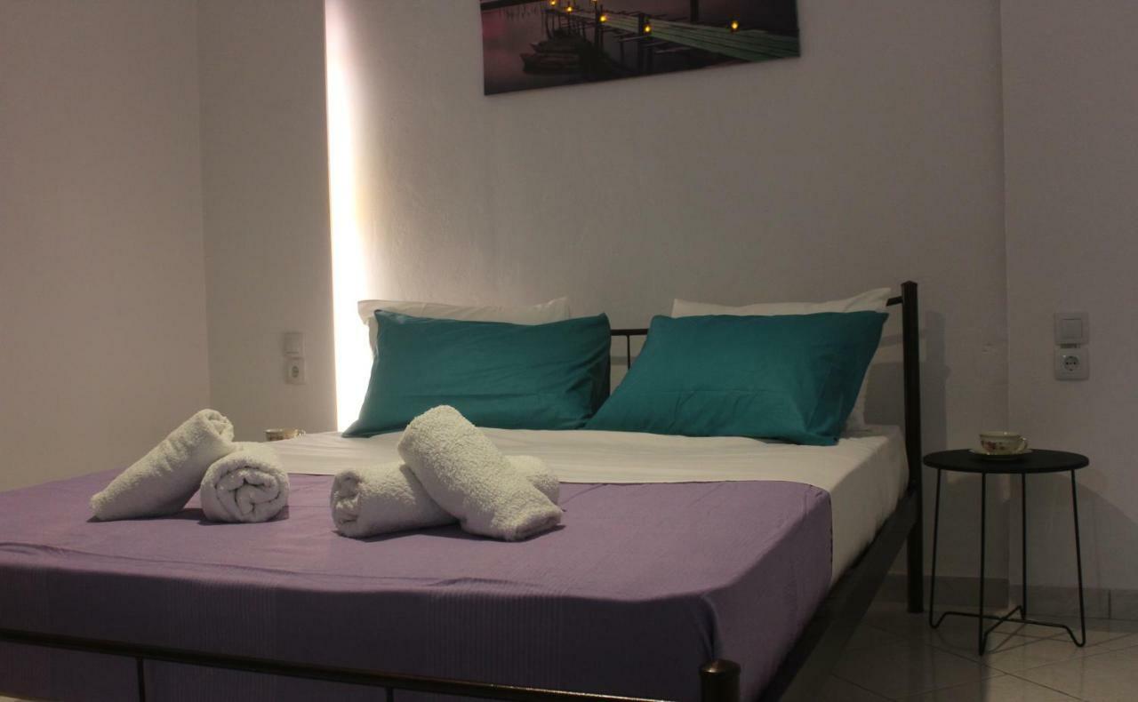 אגיה פוטיה Aaron Studios Apartments מראה חיצוני תמונה