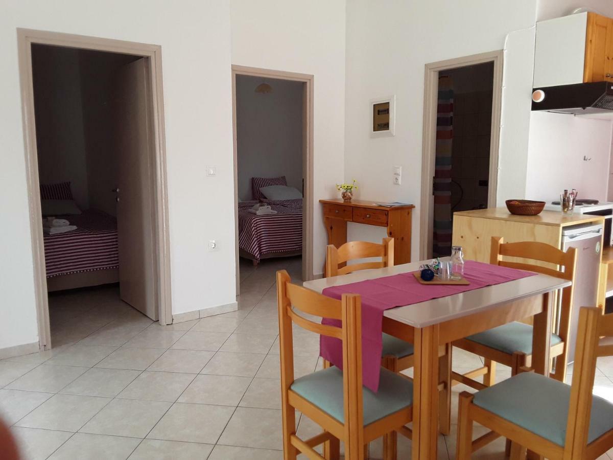 אגיה פוטיה Aaron Studios Apartments מראה חיצוני תמונה