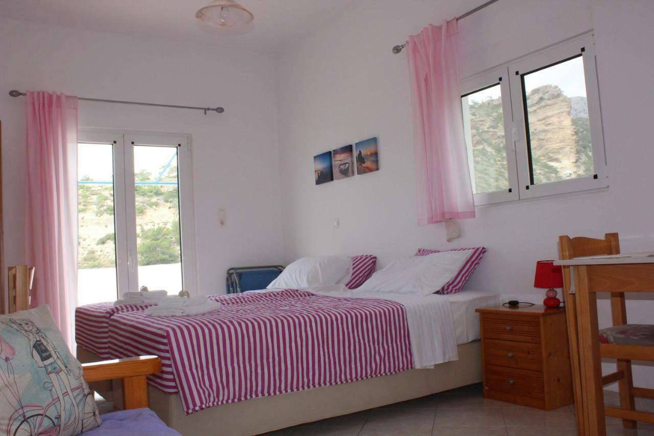 אגיה פוטיה Aaron Studios Apartments מראה חיצוני תמונה