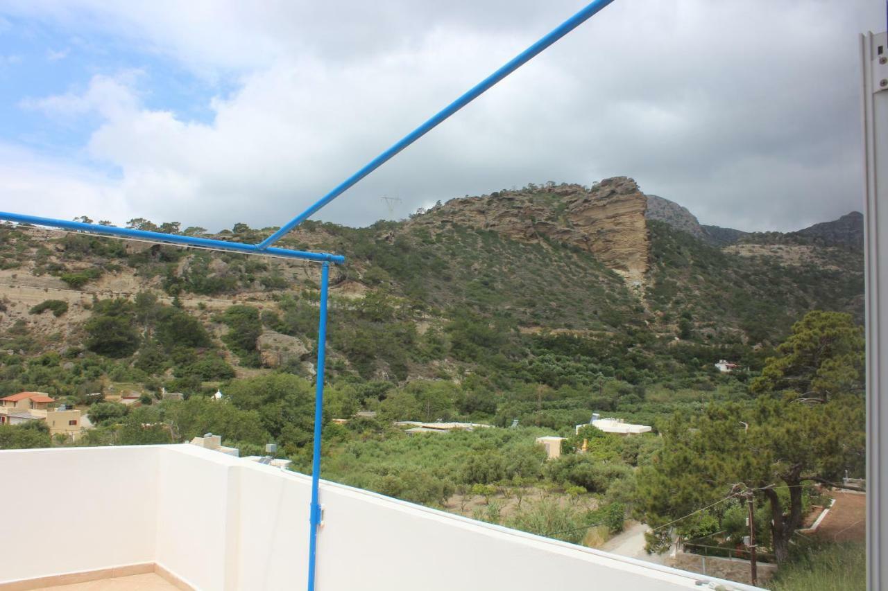 אגיה פוטיה Aaron Studios Apartments מראה חיצוני תמונה
