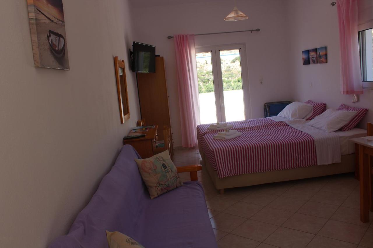 אגיה פוטיה Aaron Studios Apartments מראה חיצוני תמונה