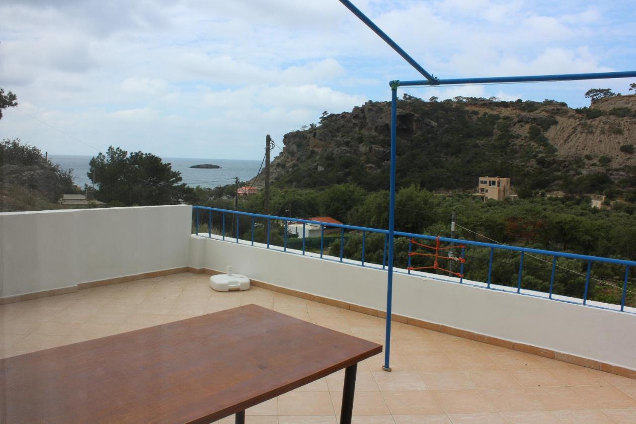 אגיה פוטיה Aaron Studios Apartments מראה חיצוני תמונה