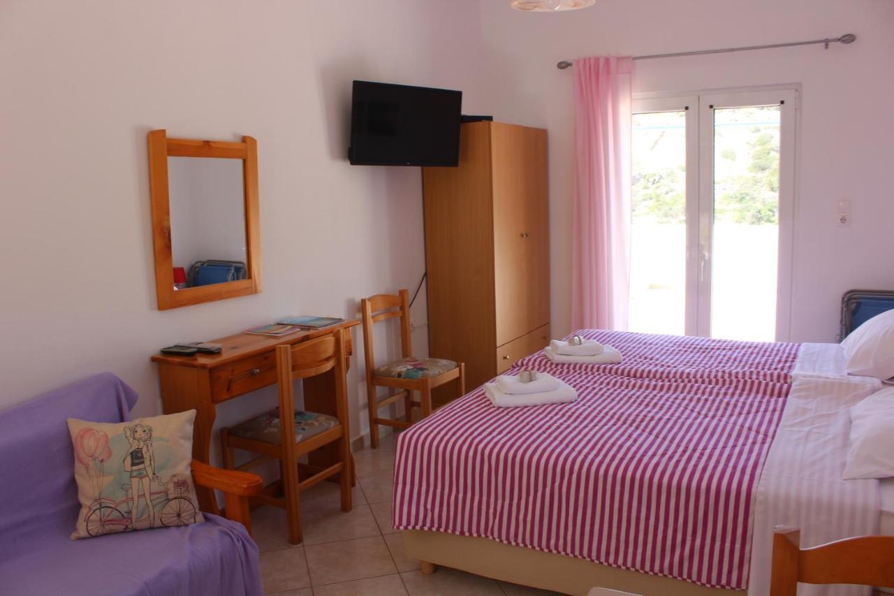 אגיה פוטיה Aaron Studios Apartments מראה חיצוני תמונה