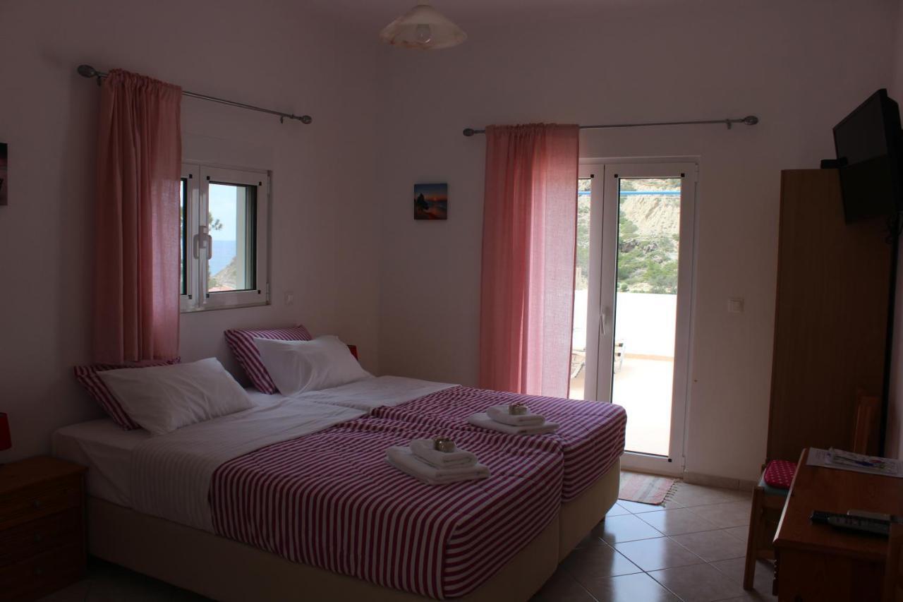 אגיה פוטיה Aaron Studios Apartments מראה חיצוני תמונה